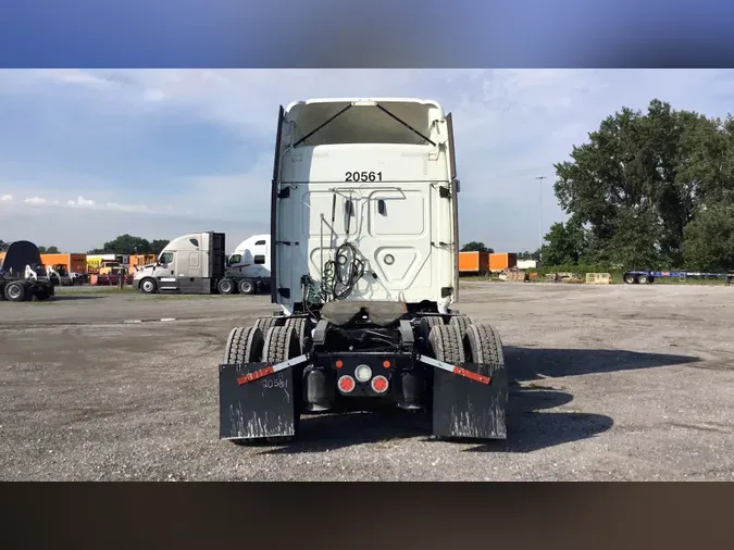 2021 Freightliner Cascadia 126