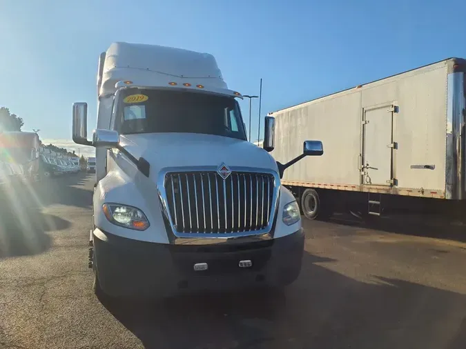 2019 NAVISTAR INTERNATIONAL LT625 SLPR CAB