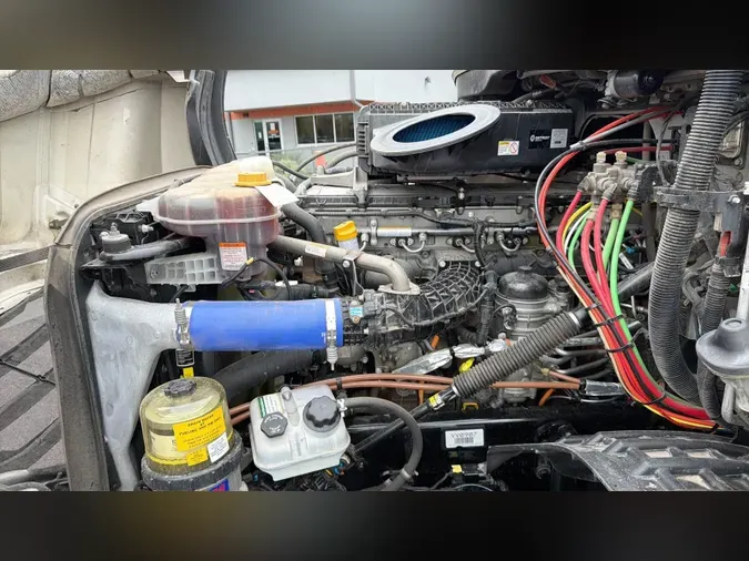 2025 Freightliner Cascadia 126