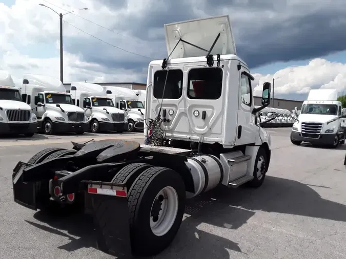 2020 FREIGHTLINER NEW CASCADIA 126