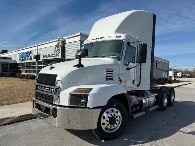 2025 MACK AN64T