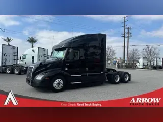 2021 VOLVO VNL64T760