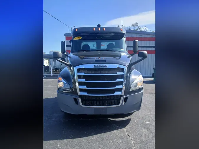 2019 FREIGHTLINER/MERCEDES NEW CASCADIA 126