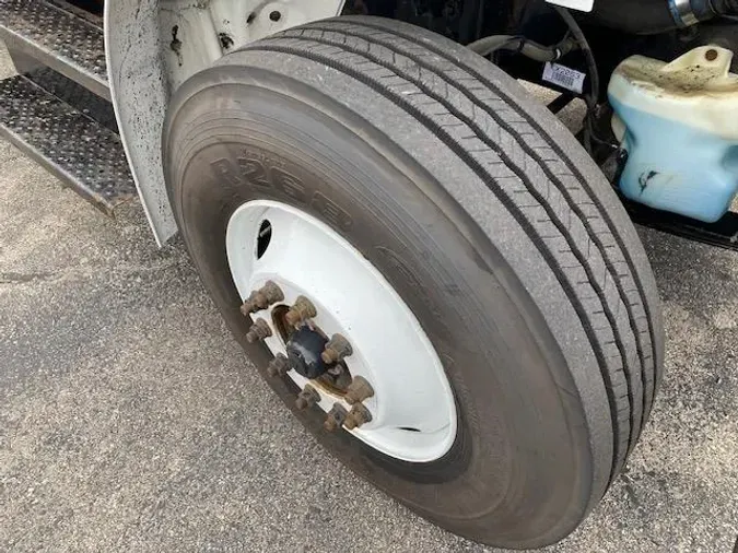 2019 Freightliner Business Class M2 106