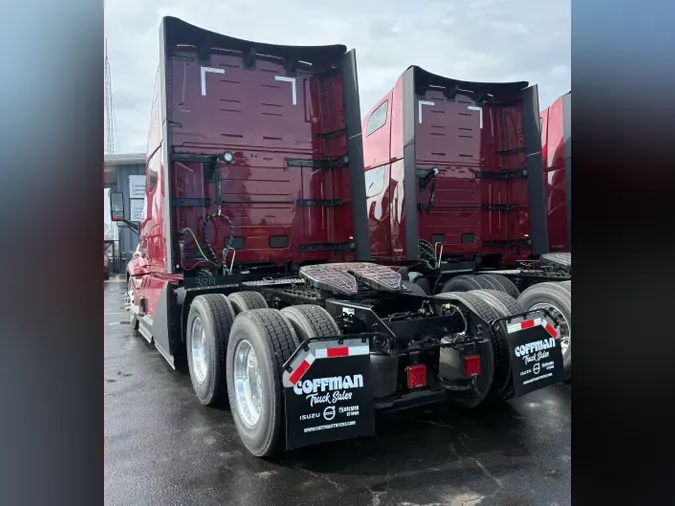 2027 VOLVO TRUCK VNL64TV04