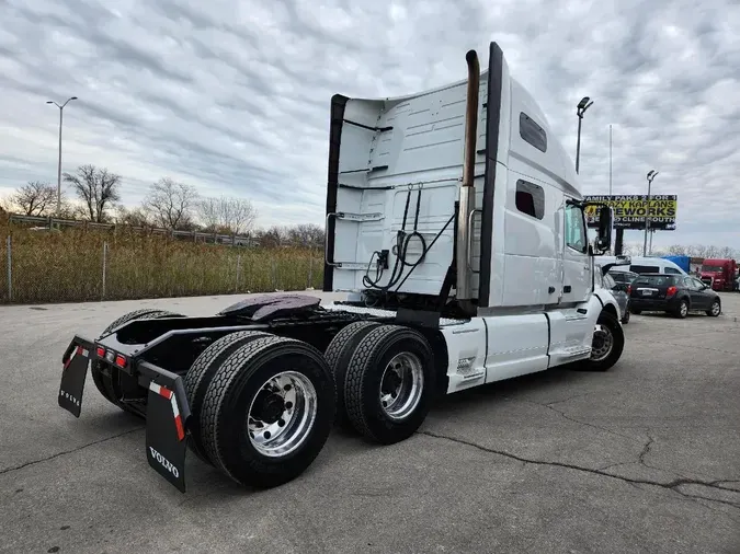 2020 VOLVO VNL64T760