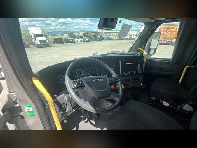 2023 Freightliner Cascadia 126