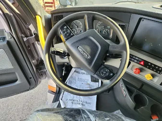 2022 FREIGHTLINER Cascadia 126a1c73da3b02bf7d24ecfff5f38052dc1