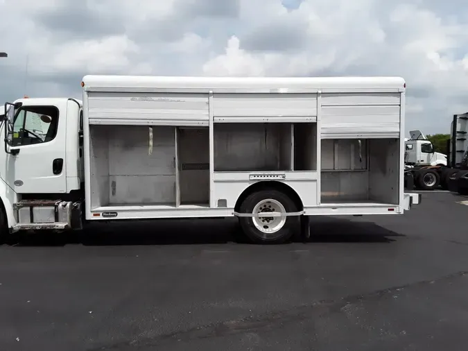 2018 FREIGHTLINER M2 106