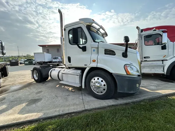 2011 Freightliner CASCADIA 113