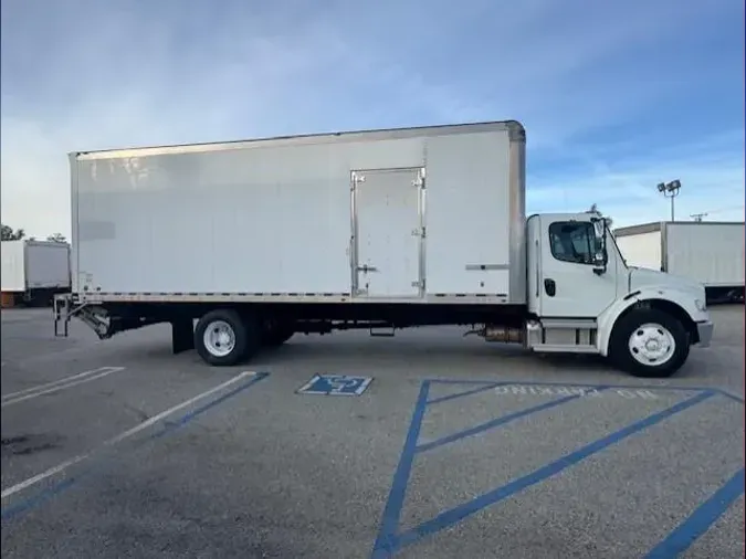 2019 Freightliner Business Class M2 106