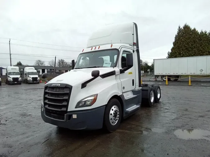 2019 Freightliner Cascadia 126