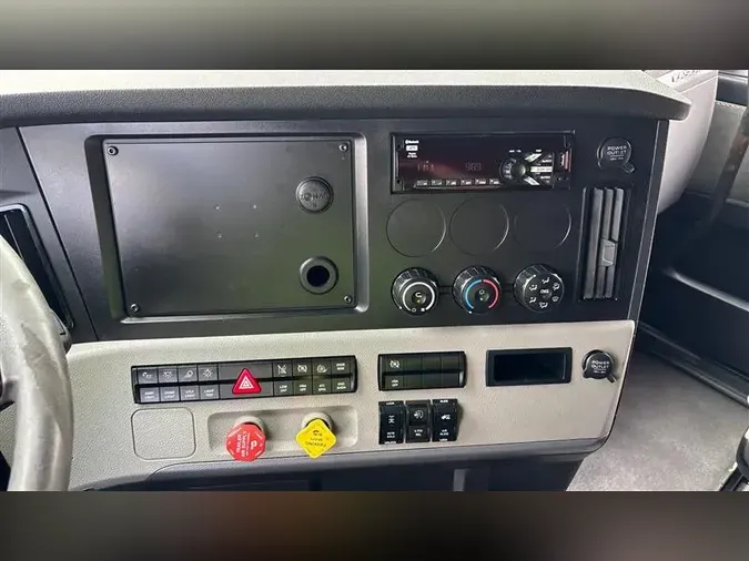 2022 FREIGHTLINER CA126