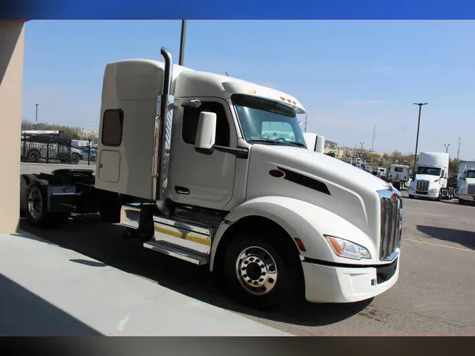 2023 Peterbilt 579