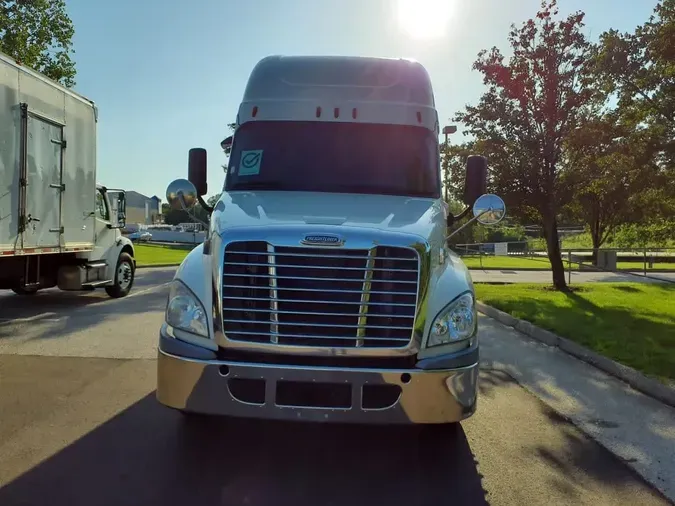 2020 FREIGHTLINER CASCADIA 125