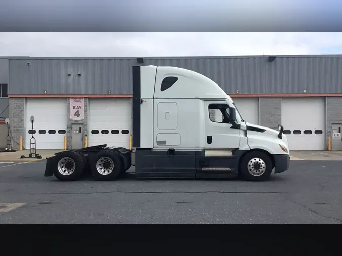 2022 Freightliner Cascadia 126