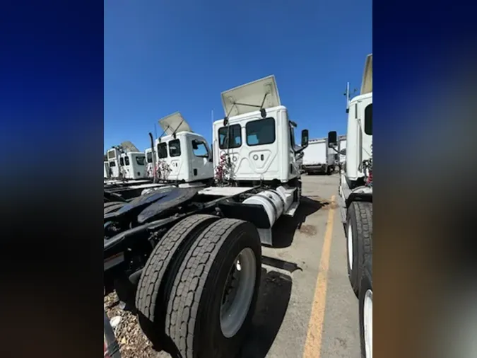 2020 FREIGHTLINER NEW CASCADIA 116