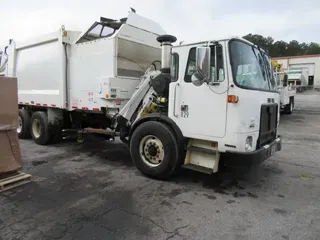 2010 AUTOCAR SIDE LOAD GARBAGE TRUCK
