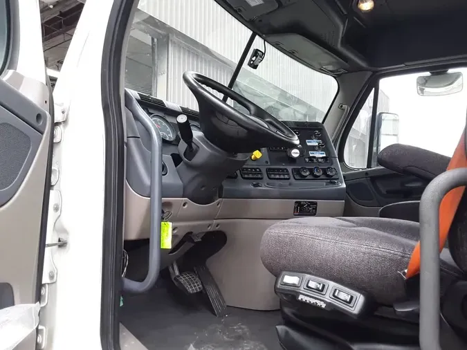 2019 FREIGHTLINER/MERCEDES CASCADIA 125
