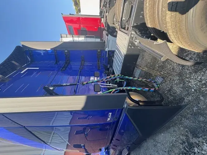 2026 VOLVO TRUCK VNL64TV04