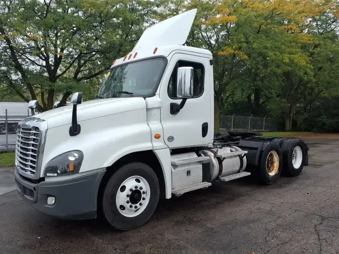2019 FREIGHTLINER/MERCEDES CASCADIA 125a1e537c5333e94a8c69c275bd6d36d63