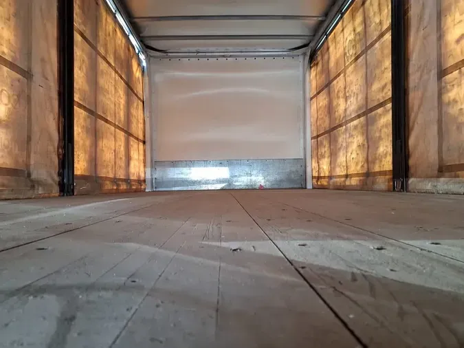 2019 FREIGHTLINER/MERCEDES M2 106