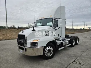 2022 MACK AN64T