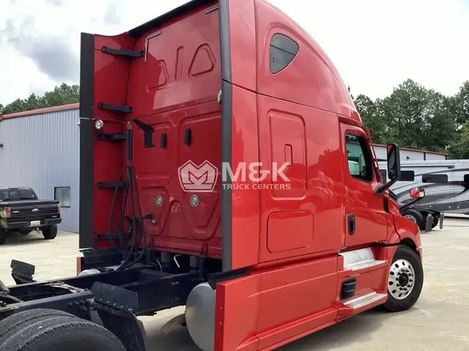 2021 FREIGHTLINER Cascadia 126