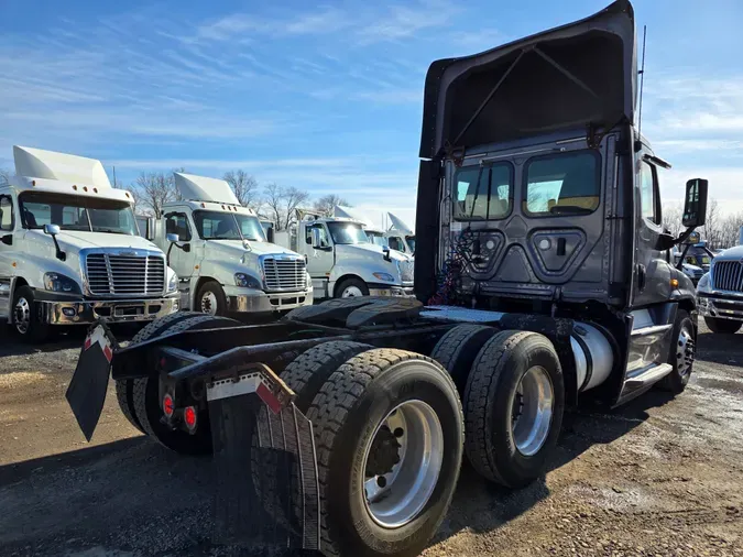 2018 FREIGHTLINER/MERCEDES CASCADIA 125