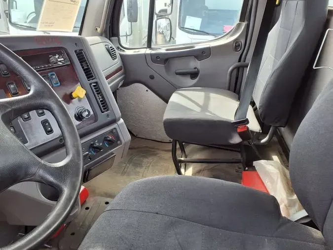2019 FREIGHTLINER/MERCEDES M2 106