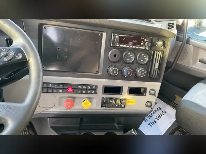 2020 Freightliner Cascadia 126
