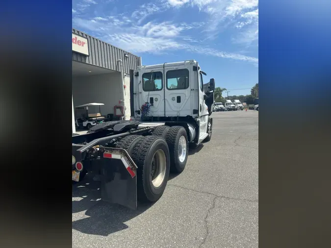 2016 FREIGHTLINER/MERCEDES CASCADIA 125