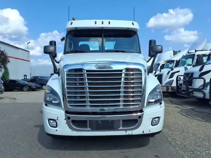 2019 FREIGHTLINER CASCADIA 125