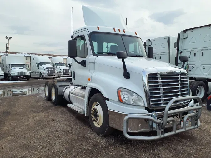 2019 FREIGHTLINER/MERCEDES CASCADIA 125