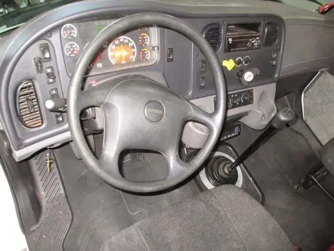 2018 FREIGHTLINER/MERCEDES M2 106