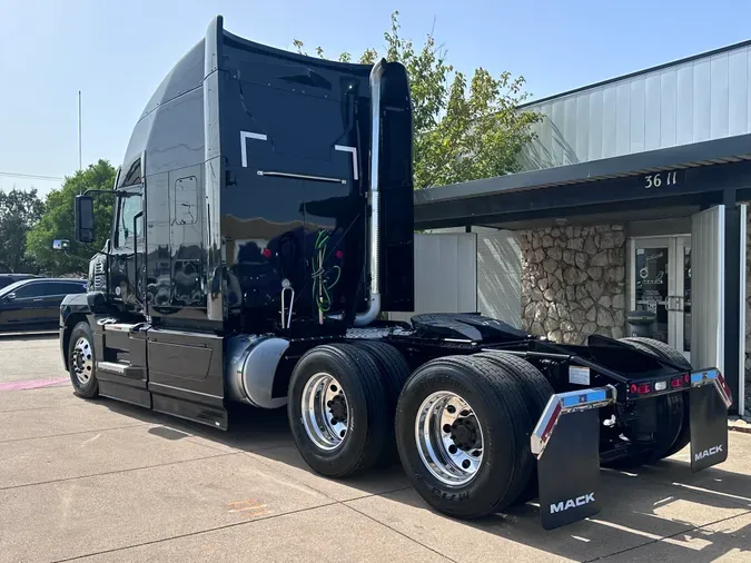 2025 MACK AN64T70