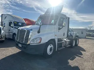 2016 FREIGHTLINER/MERCEDES CASCADIA 125