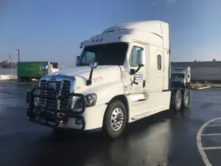 2017 FREIGHTLINER X12564ST