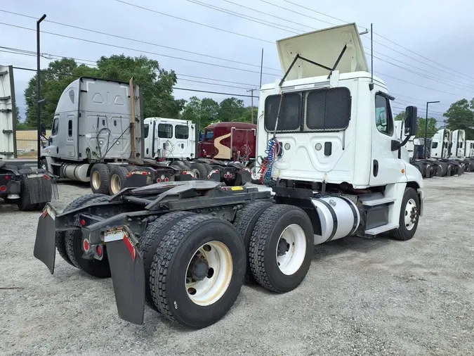 2017 FREIGHTLINER CASCADIA 125