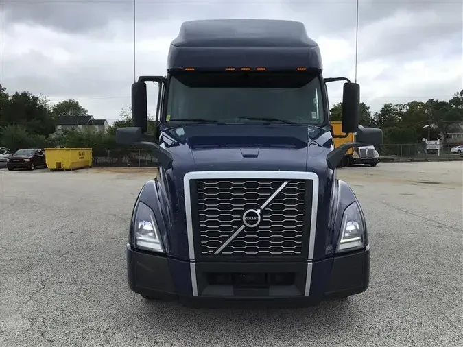 2021 VOLVO VNL760