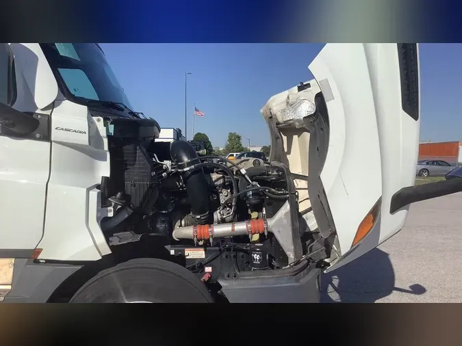 2023 Freightliner Cascadia 126