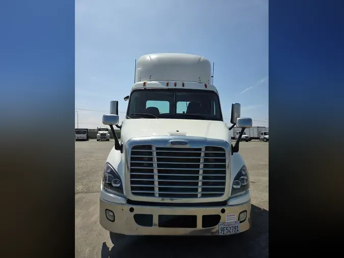 2017 FREIGHTLINER CASCADIA 113