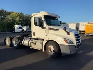 2018 FREIGHTLINER T12664ST