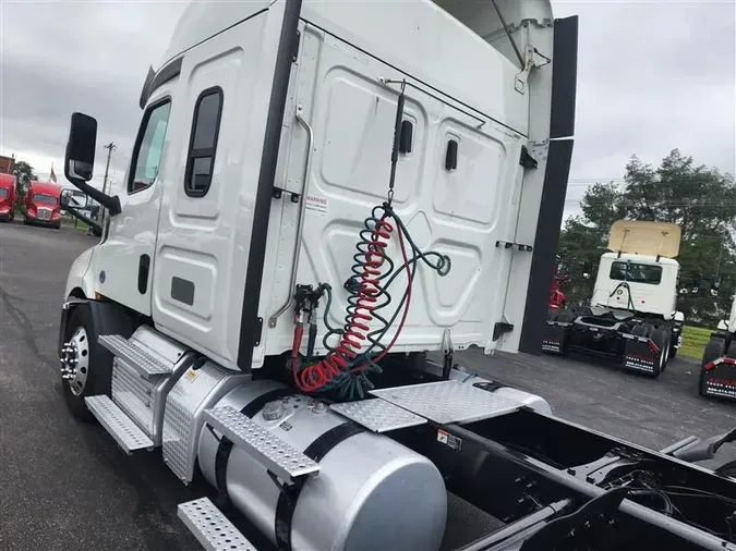 2020 FREIGHTLINER CA116a205968345a2bb22659757509e8554e4