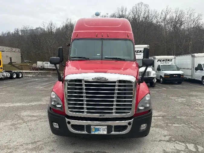 2019 Freightliner X12564ST