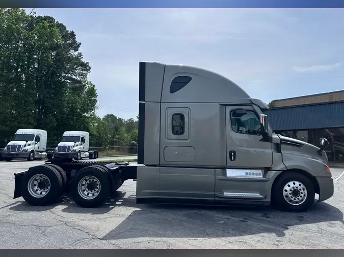 2020 FREIGHTLINER CASCADIA 126