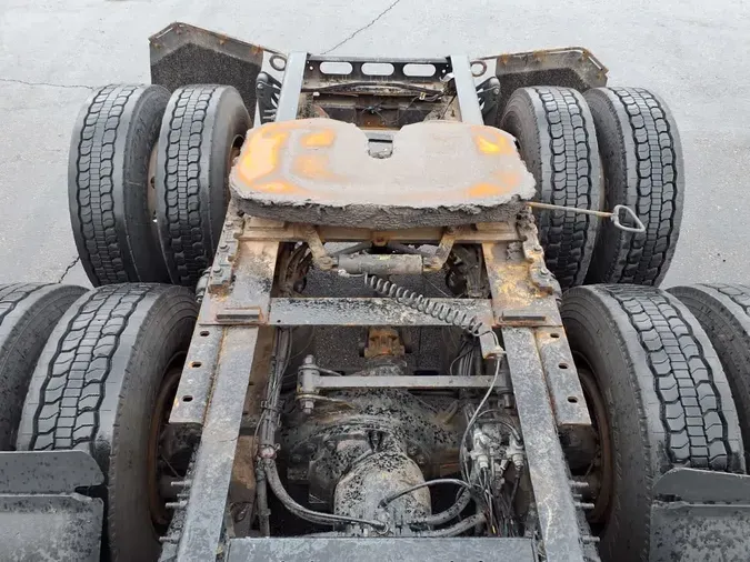 2020 VOLVO VNL64T-300