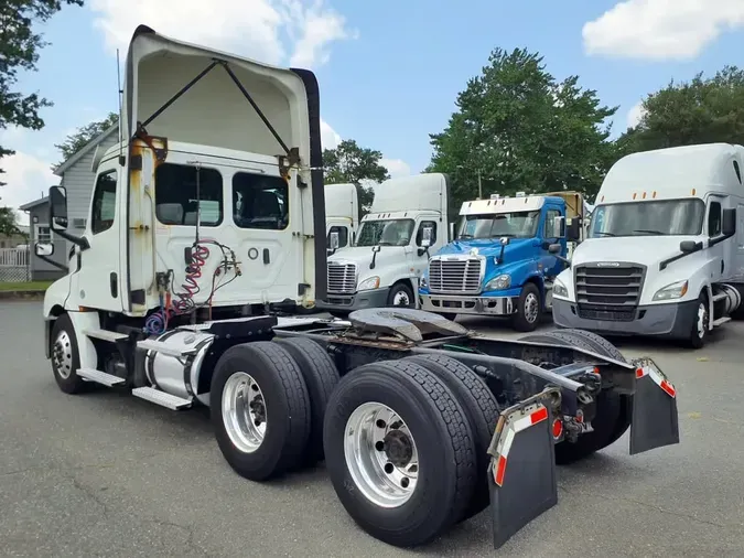 2019 FREIGHTLINER NEW CASCADIA PX12664
