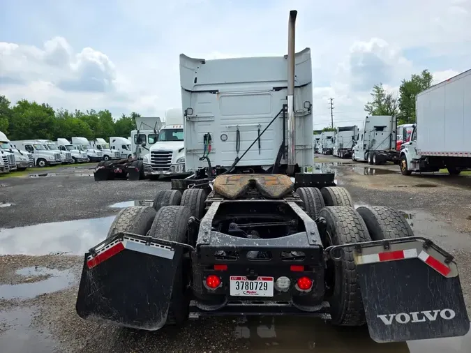 2020 VOLVO VNR64T-640