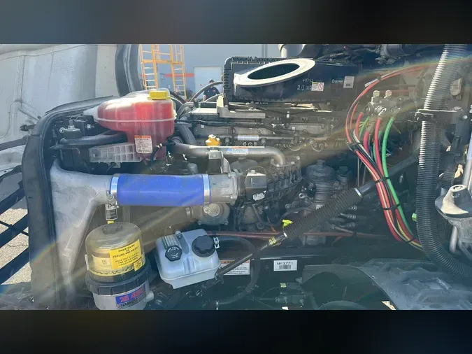 2021 Freightliner Cascadia 126